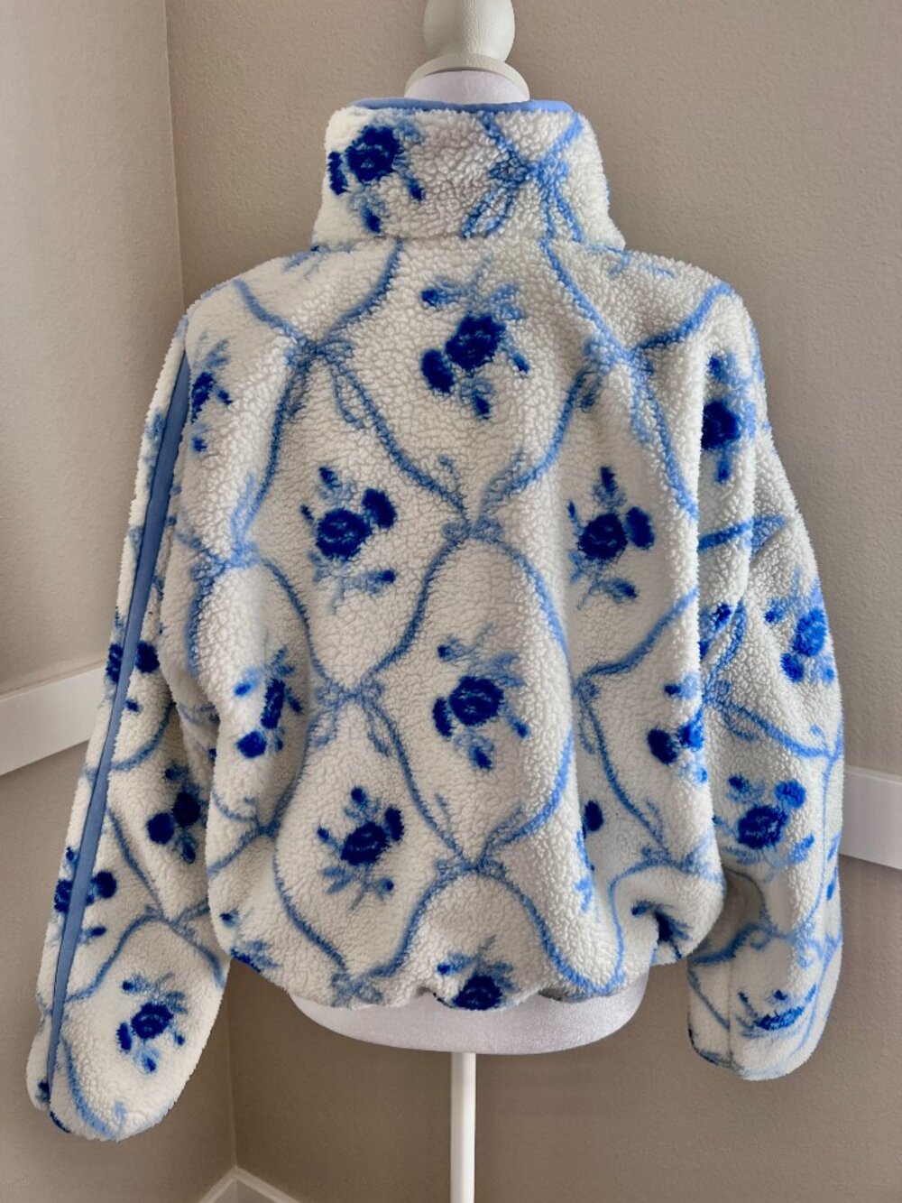 Old Navy Floral Bow Printed Loose Sherpa Quarter-Zip Pullover - Size Med - Picture 3 of 7
